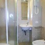 Luconi Гостевой дом Ези