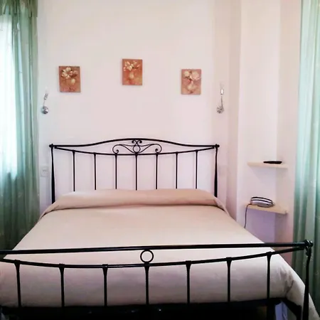 Luconi بيت ضيافة ليسي