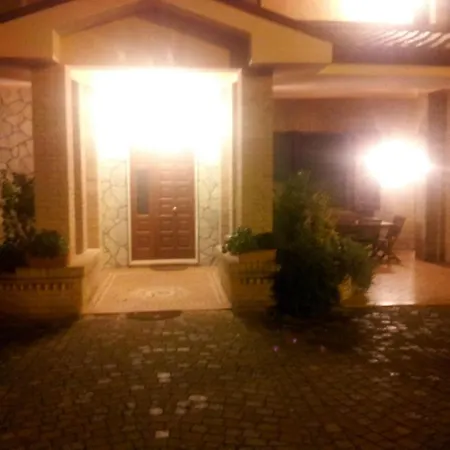 بيت ضيافة Luconi