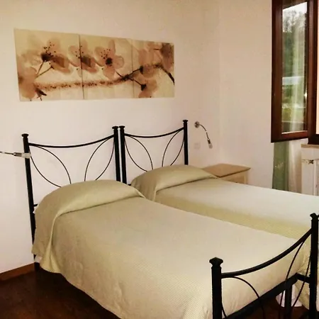 Luconi بيت ضيافة