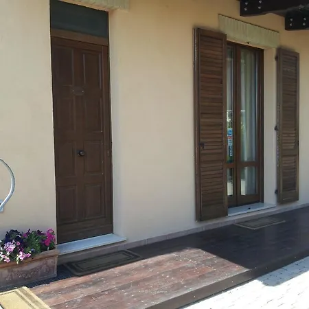 Luconi بيت ضيافة