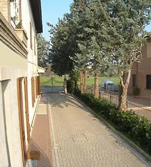 Luconi بيت ضيافة